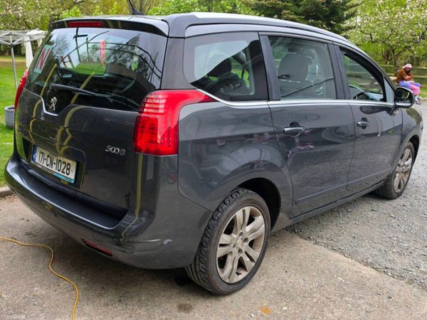 Peugeot 5008 MPV, Diesel, 2017, Grey