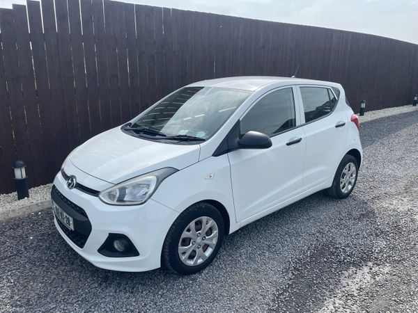 Hyundai i10 Hatchback, Petrol, 2016, White