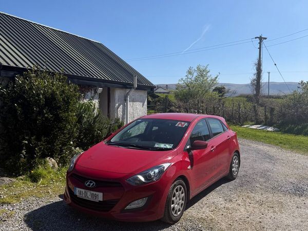 Hyundai i30 MPV, Diesel, 2014, Red