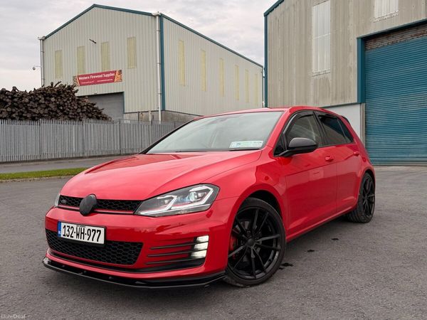 Volkswagen Golf Hatchback, Diesel, 2013, Red