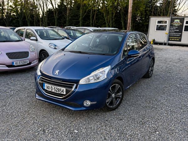 Peugeot 208 Hatchback, Petrol, 2014, Blue