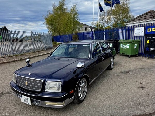 Toyota Century Saloon, Petrol, 1991, Blue