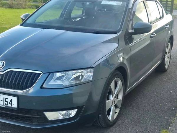 Skoda Octavia Saloon, Diesel, 2015, Grey