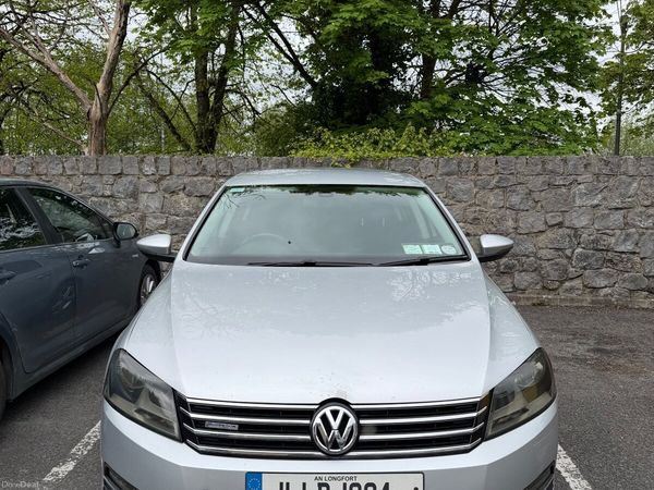 Volkswagen Passat Saloon, Diesel, 2011, Silver
