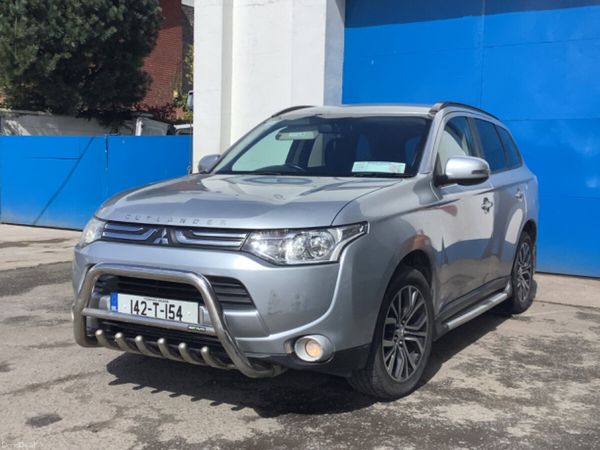 Mitsubishi Outlander SUV, Diesel, 2014, Silver