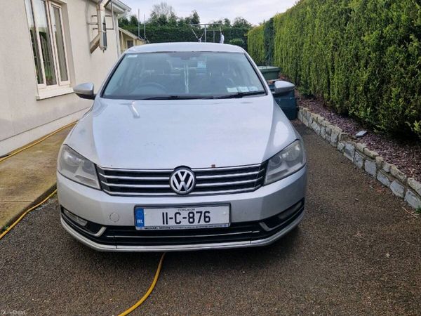 Volkswagen Passat Saloon, Diesel, 2011, Silver
