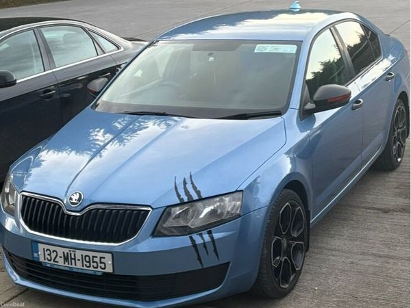 Skoda Octavia Hatchback, Diesel, 2013, Blue