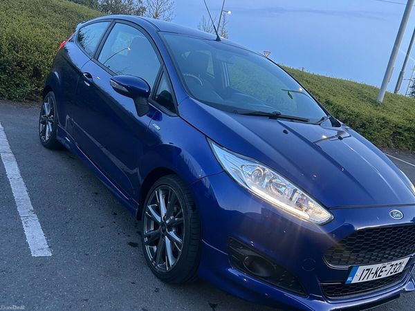 Ford Fiesta Hatchback, Petrol, 2017, Blue