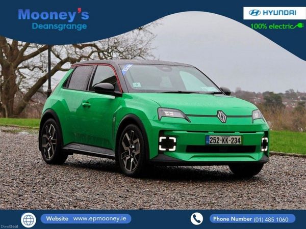Renault 5 Hatchback, Electric, 2025, Green