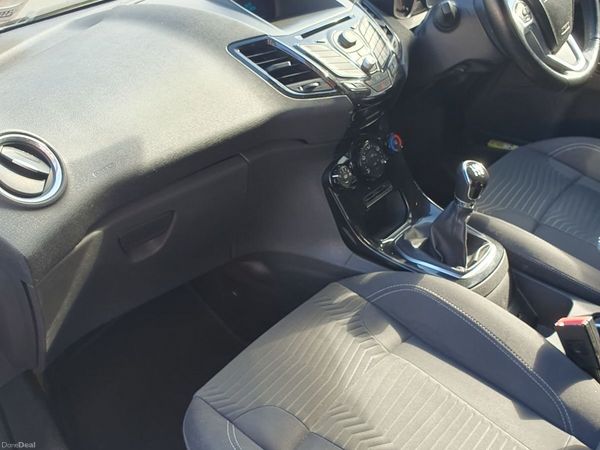 Ford Fiesta Hatchback, Petrol, 2013, Red