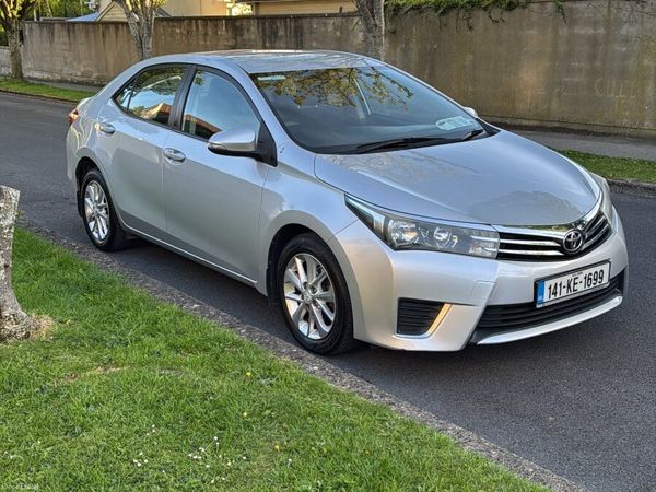 Toyota Corolla Saloon, Diesel, 2014, Silver
