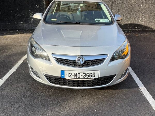 Vauxhall Astra Hatchback, Petrol, 2012, Silver