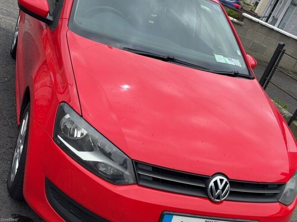 Volkswagen Polo Hatchback, Petrol, 2010, Red