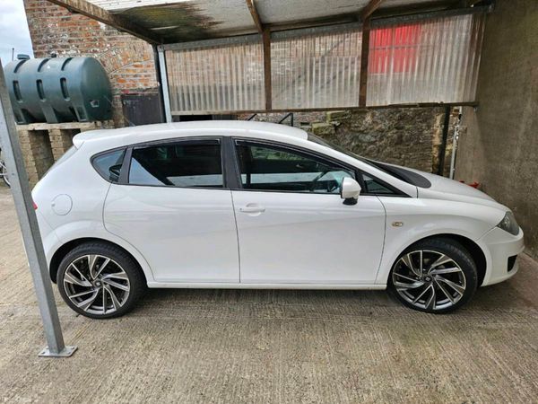 SEAT Leon Hatchback, Diesel, 2011, White