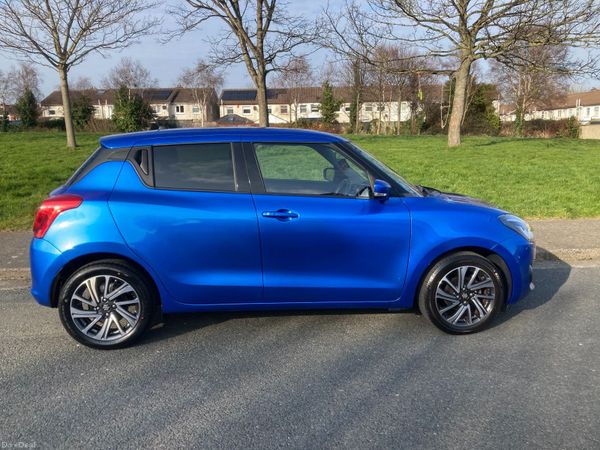 Suzuki Swift Hatchback, Petrol, 2022, Blue