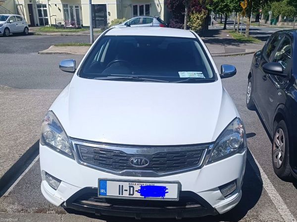 Kia Ceed Hatchback, Diesel, 2011, White