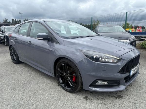 Ford Focus Hatchback, Diesel, 2017, Grey