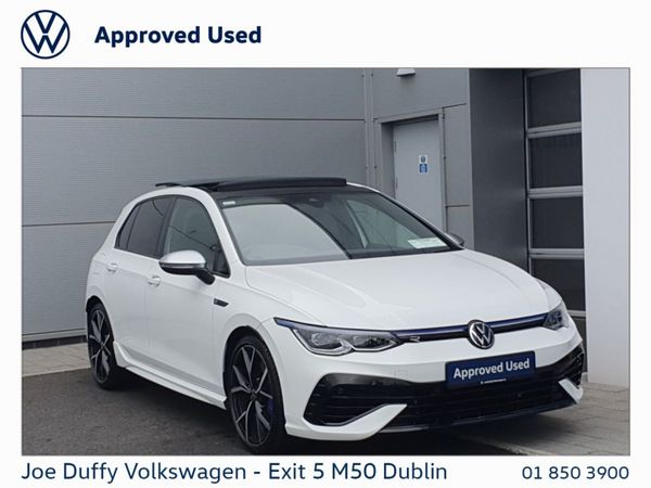 Volkswagen Golf Estate, Petrol, 2023, White