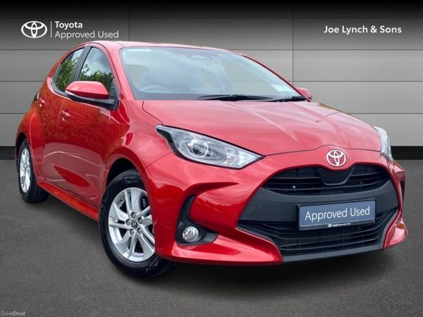 Toyota Yaris Hatchback, Petrol Hybrid, 2025, Red