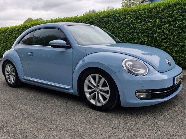 Volkswagen Beetle Hatchback, Petrol, 2015, Blue