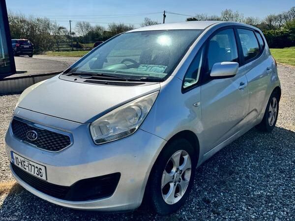 Kia Venga MPV, Diesel, 2010, Silver