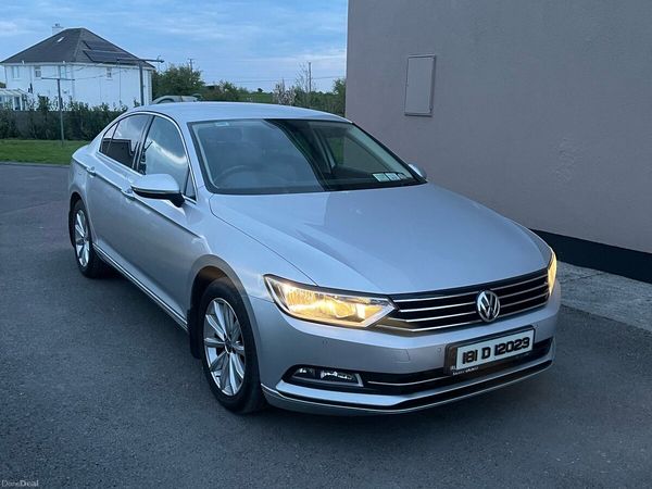 Volkswagen Passat Saloon, Diesel, 2018, Grey