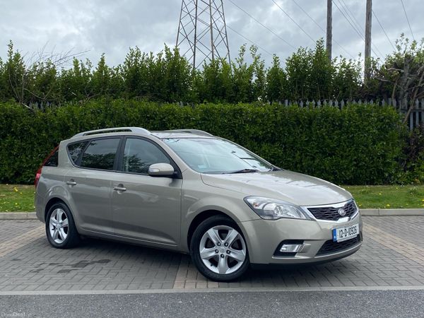 Kia Ceed MPV, Diesel, 2012, Silver