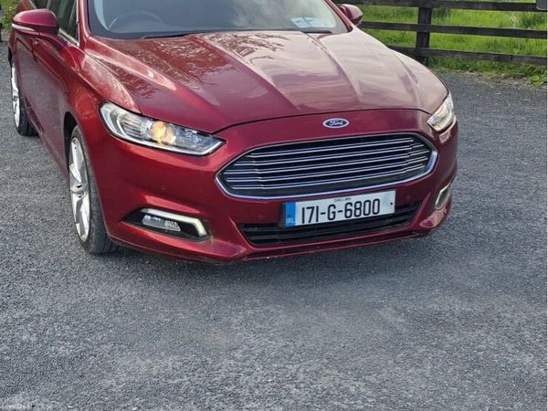 Ford Mondeo Hatchback, Diesel, 2017, Red