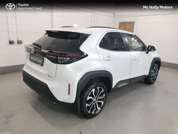 Toyota Yaris Cross Hatchback, Petrol Hybrid, 2025, White