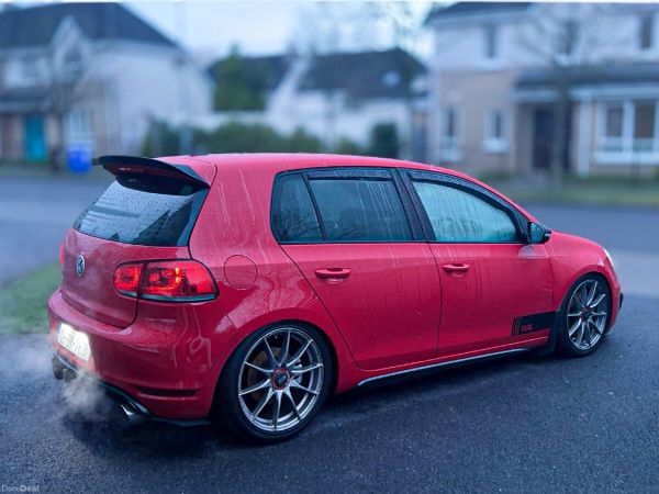 Volkswagen Golf Hatchback, Petrol, 2009, Red