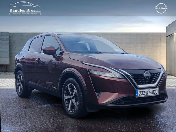 Nissan Qashqai MPV, Petrol Hybrid, 2023, Red