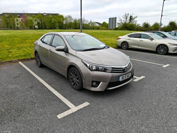 Toyota Corolla Saloon, Petrol, 2015, Bronze