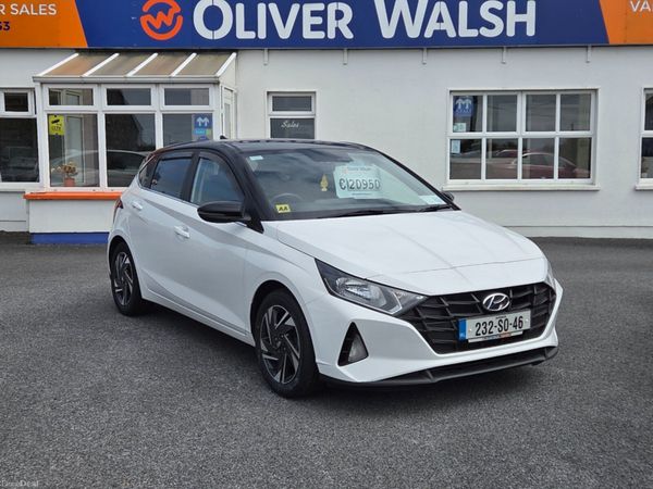 Hyundai i20 Hatchback, Petrol, 2023, White