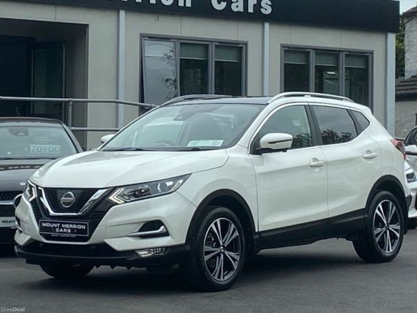 Nissan Qashqai MPV, Petrol, 2018, White