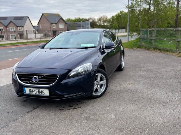 Volvo V40 Hatchback, Diesel, 2016, Blue