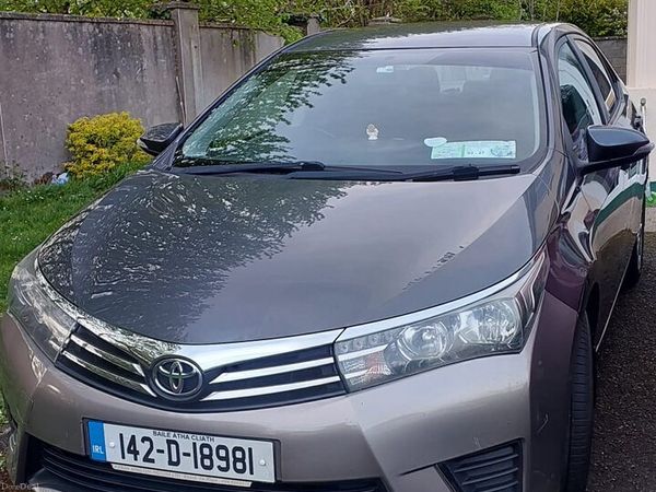 Toyota Corolla Saloon, Diesel, 2014, Grey