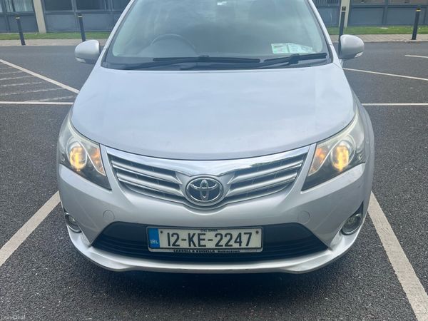 Toyota Avensis Saloon, Diesel, 2012, Silver