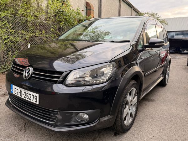 Volkswagen Touran MPV, Petrol, 2013, Black