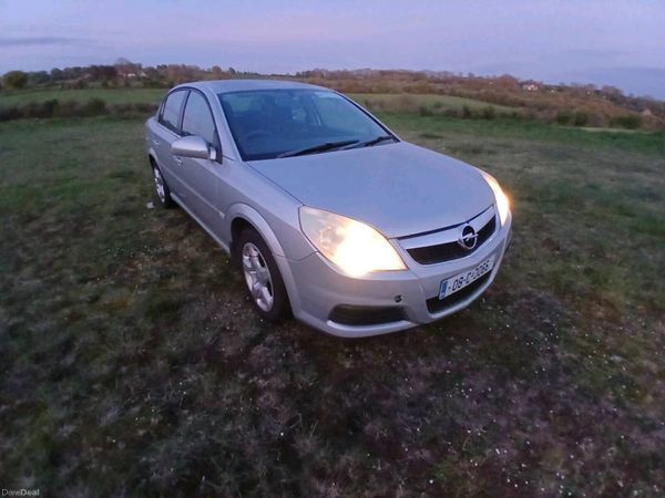Opel Vectra Saloon, Petrol, 2008, Silver