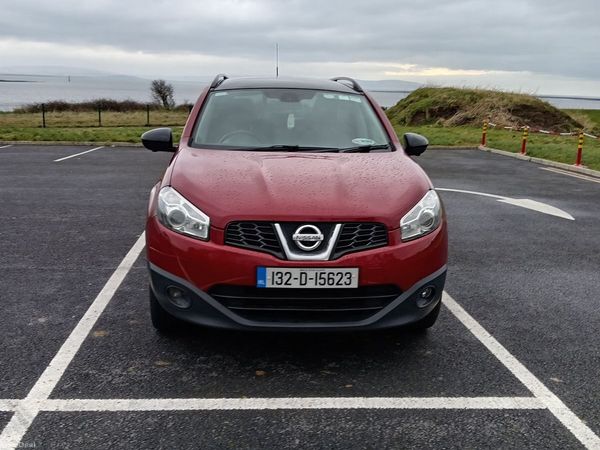 Nissan Qashqai+2 MPV, Diesel, 2013, Red