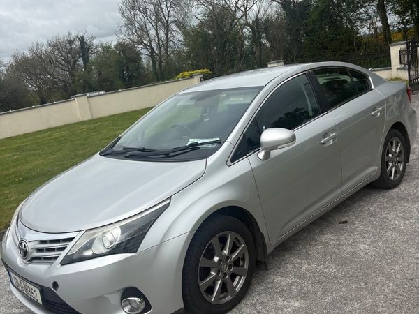 Toyota Avensis Saloon, Diesel, 2013, Silver