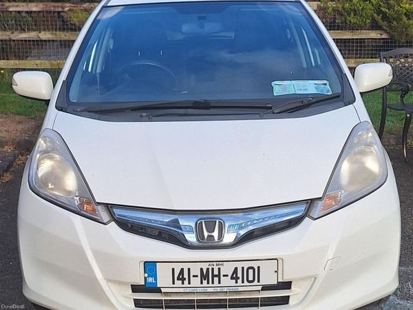 Honda Fit Hatchback, Petrol Hybrid, 2014, White