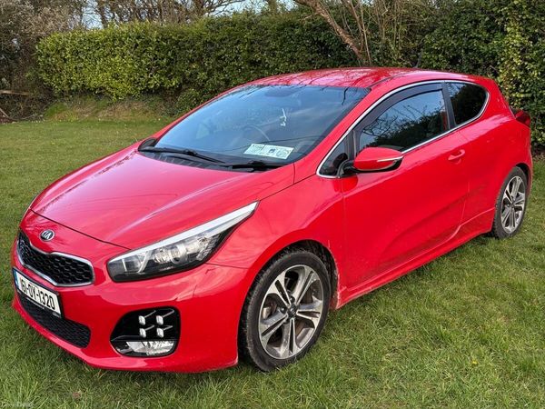 Kia Ceed Hatchback, Diesel, 2016, Red