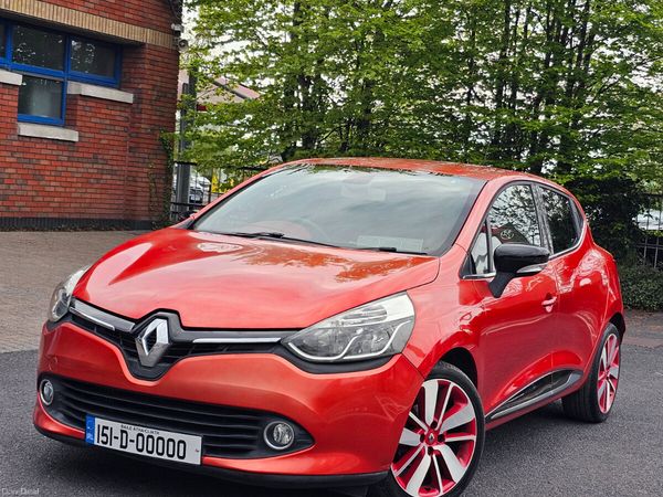 Renault Clio Hatchback, Petrol, 2015, Red
