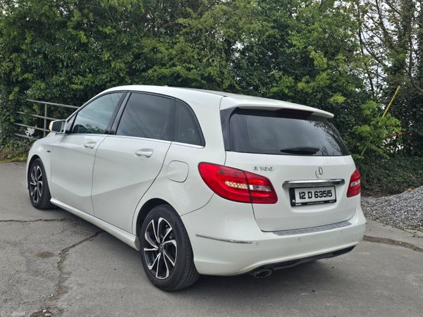 Mercedes-Benz B-Class MPV, Petrol, 2012, White
