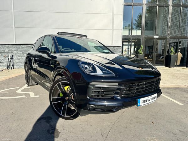 Porsche Cayenne SUV, Petrol Plug-in Hybrid, 2022, Black