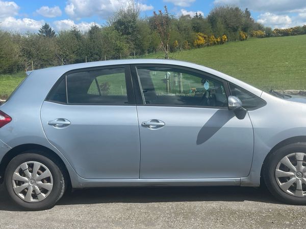 Toyota Auris Hatchback, Diesel, 2012, Blue