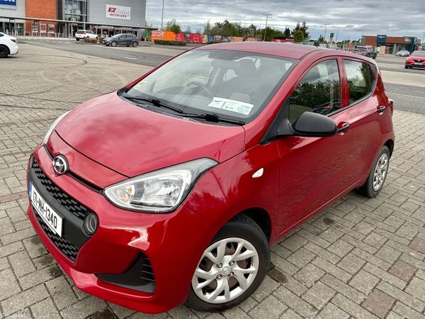Hyundai i10 Hatchback, Petrol, 2017, Red