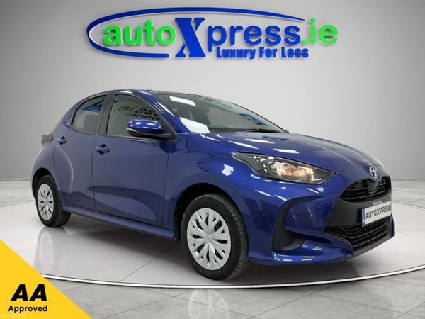 Toyota Yaris Hatchback, Petrol Hybrid, 2022, Blue