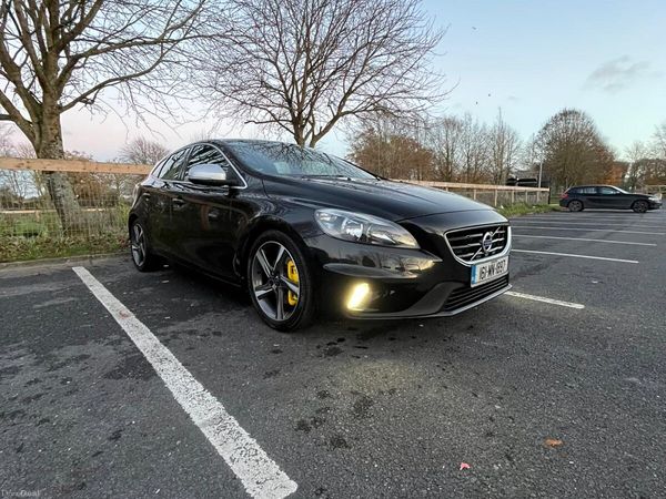Volvo V40 Hatchback, Diesel, 2016, Black